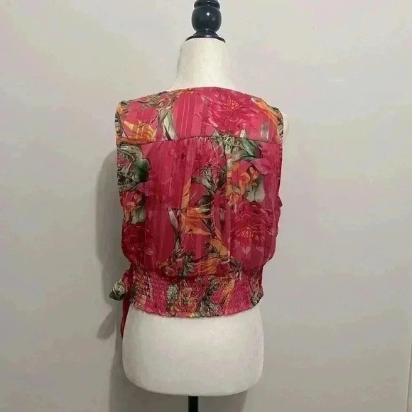 ❤️BNWT Cupcakes & Cashmere Sleeveless Faux  Wrap Pink Tropical Print Top size S - Picture 2 of 6